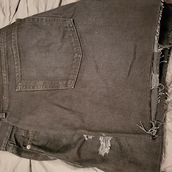 🔥NWT- OLD NAVY JEAN SHORTS- DISTRESSED BLACK - Picture 2 of 4